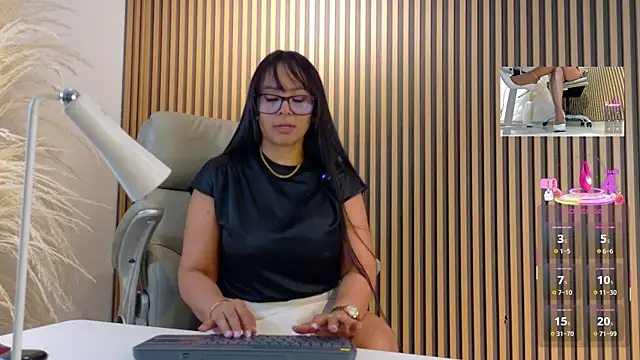 Snapshot of lulu_072 chatting on June 20, 12:25 am lulu 072 online show from June 20, 12:25 am