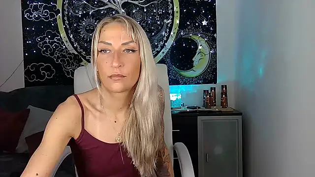 Snapshot of SexxyLiviaa chatting on February 24, 7:52 pm SexxyLiviaa online show from February 24, 7:52 pm