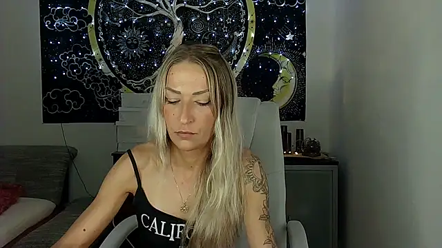 Snapshot of SexxyLiviaa chatting on September 16, 5:36 pm SexxyLiviaa online show from September 16, 5:36 pm