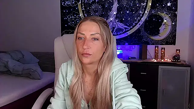 Snapshot of SexxyLiviaa chatting on October 4, 5:22 pm SexxyLiviaa online show from October 4, 5:22 pm