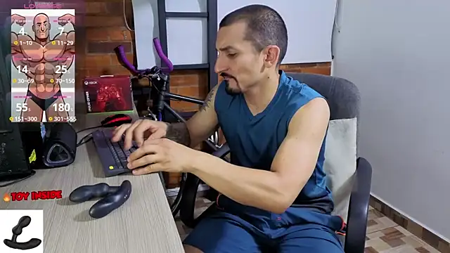 Snapshot of Marck_Muscle chatting on June 20, 12:25 am Marck Muscle online show from June 20, 12:25 am