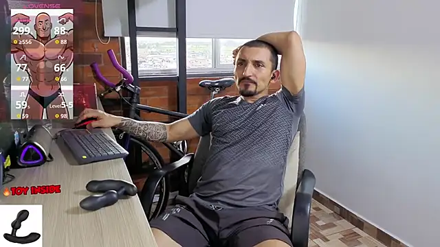 Snapshot of Marck_Muscle chatting on June 23, 10:52 pm Marck Muscle online show from June 23, 10:52 pm