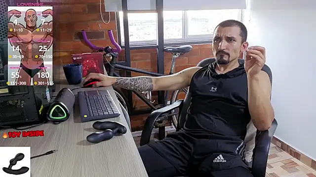 Snapshot of Marck_Muscle chatting on June 25, 10:03 pm Marck Muscle online show from June 25, 10:03 pm