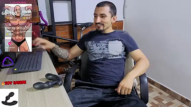 Snapshot of Marck_Muscle chatting on June 29, 1:45 am Marck Muscle online show from June 29, 1:45 am