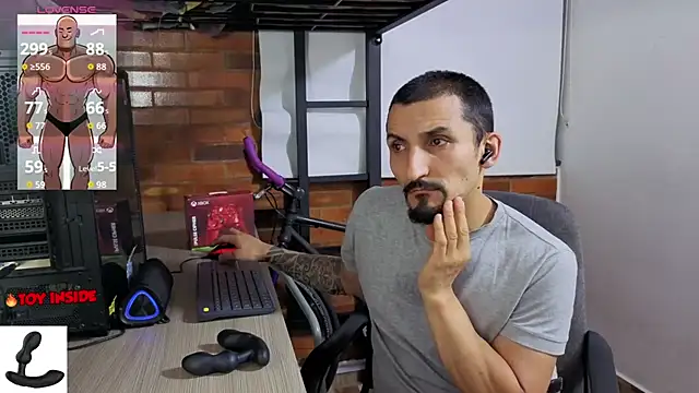 Snapshot of Marck_Muscle chatting on July 5, 4:19 am Marck Muscle online show from July 5, 4:19 am