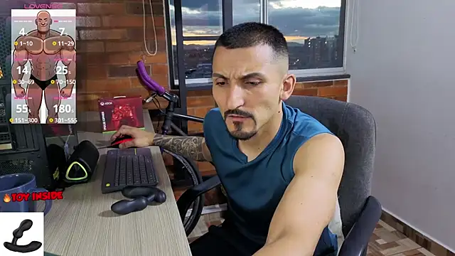 Snapshot of Marck_Muscle chatting on July 6, 11:29 pm Marck Muscle online show from July 6, 11:29 pm