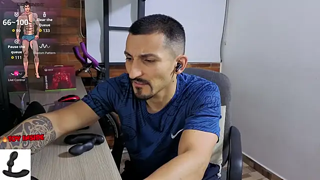 Snapshot of Marck_Muscle chatting on July 10, 11:51 pm Marck Muscle online show from July 10, 11:51 pm