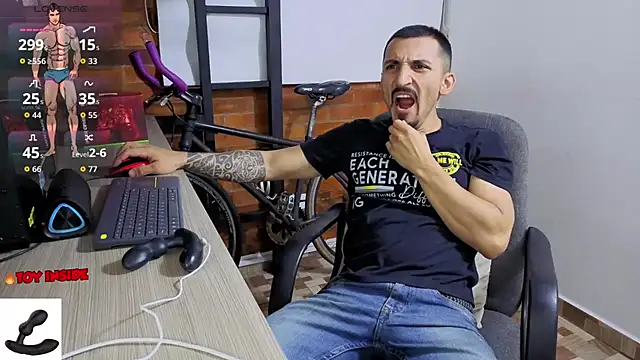 Snapshot of Marck_Muscle chatting on July 12, 3:30 am Marck Muscle online show from July 12, 3:30 am
