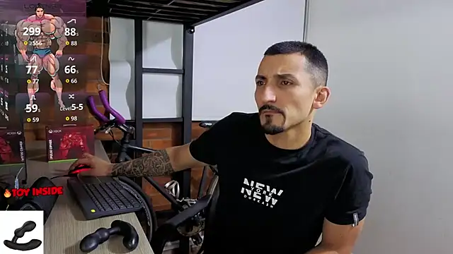 Snapshot of Marck_Muscle chatting on July 14, 12:57 am Marck Muscle online show from July 14, 12:57 am