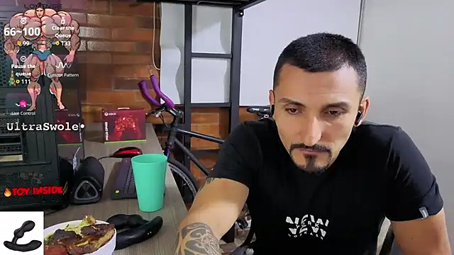 Snapshot of Marck_Muscle chatting on July 14, 2:05 am Marck Muscle online show from July 14, 2:05 am