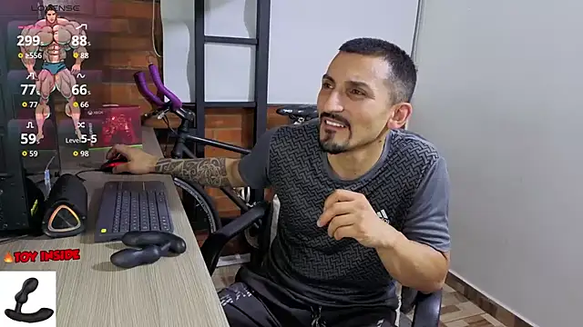 Snapshot of Marck_Muscle chatting on July 16, 11:44 pm Marck Muscle online show from July 16, 11:44 pm