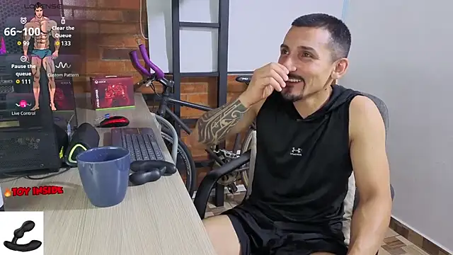 Snapshot of Marck_Muscle chatting on July 17, 11:20 pm Marck Muscle online show from July 17, 11:20 pm