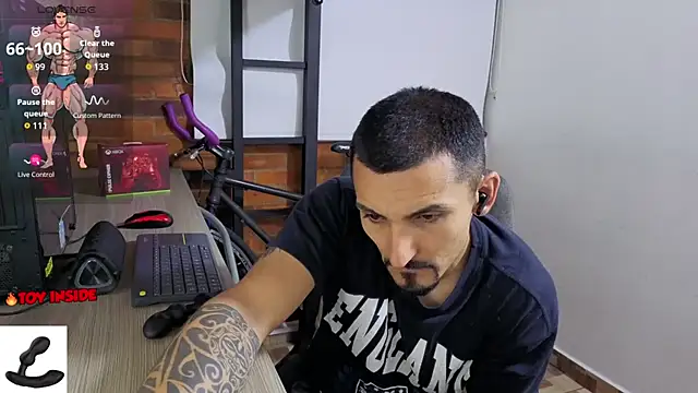 Snapshot of Marck_Muscle chatting on July 19, 3:54 am Marck Muscle online show from July 19, 3:54 am