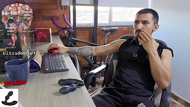 Snapshot of Marck_Muscle chatting on July 21, 10:56 pm Marck Muscle online show from July 21, 10:56 pm