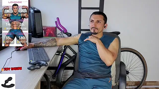 Snapshot of Marck_Muscle chatting on August 3, 11:08 pm Marck Muscle online show from August 3, 11:08 pm