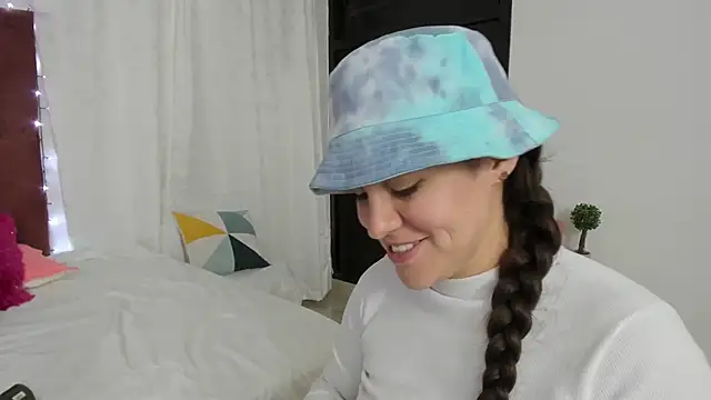 Snapshot of AURORA_FRANKLIN chatting on March 10, 4:35 pm AURORA FRANKLIN online show from March 10, 4:35 pm