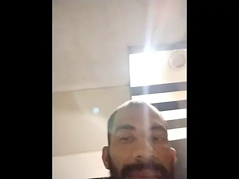 Snapshot of UncutToyBoy23cm chatting on December 20, 9:33 pm UncutToyBoy23cm online show from December 20, 9:33 pm