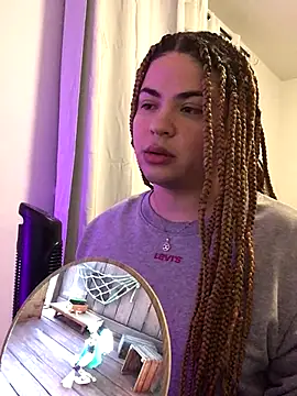 Snapshot of MelSaunders chatting on December 6, 6:37 am MelSaunders online show from December 6, 6:37 am