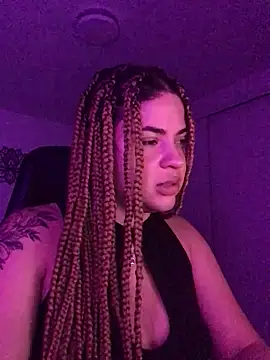 Snapshot of MelSaunders chatting on December 8, 2:39 am MelSaunders online show from December 8, 2:39 am