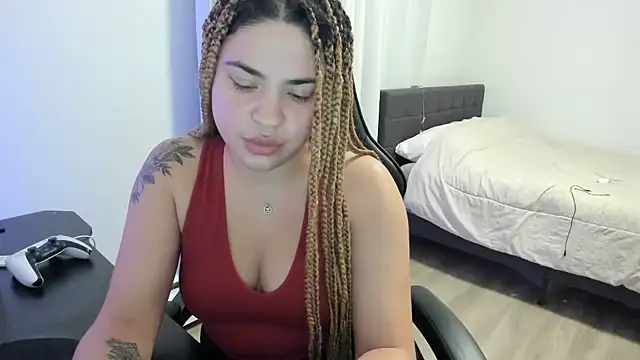 Snapshot of MelSaunders chatting on December 28, 2:11 am MelSaunders online show from December 28, 2:11 am