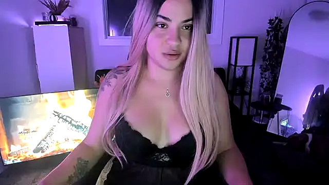 Snapshot of MelSaunders chatting on November 7, 3:50 am MelSaunders online show from November 7, 3:50 am