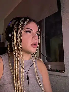 MelSaunders online show from March 24, 12:48 am