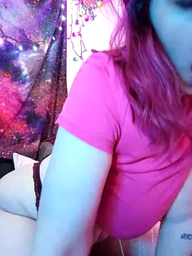 EverlyEster online show from December 8, 9:57 am