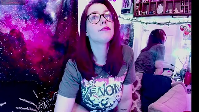 Snapshot of EverlyEster chatting on January 11, 5:31 am EverlyEster online show from January 11, 5:31 am