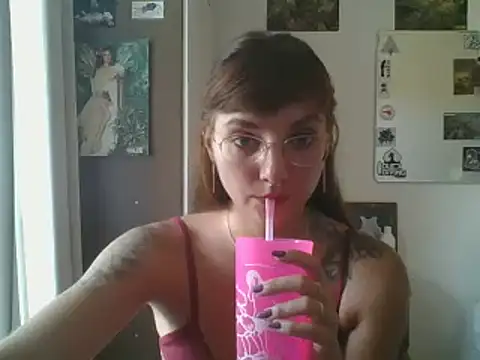 Snapshot of SweetyBabyDemon chatting on January 18, 6:43 pm SweetyBabyDemon online show from January 18, 6:43 pm