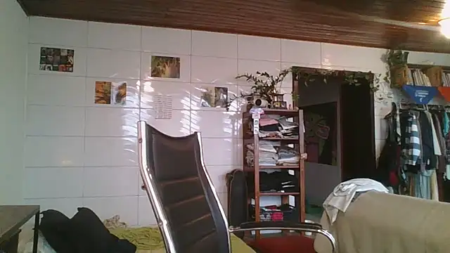 Snapshot of SweetyBabyDemon chatting on April 6, 1:45 pm SweetyBabyDemon online show from April 6, 1:45 pm