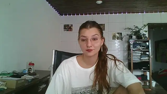 Snapshot of SweetyBabyDemon chatting on April 12, 4:45 pm SweetyBabyDemon online show from April 12, 4:45 pm