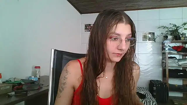 Snapshot of SweetyBabyDemon chatting on April 25, 5:32 pm SweetyBabyDemon online show from April 25, 5:32 pm