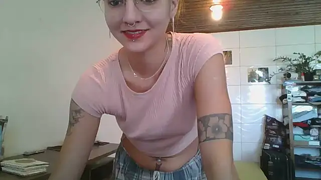 Snapshot of SweetyBabyDemon chatting on April 30, 1:17 pm SweetyBabyDemon online show from April 30, 1:17 pm