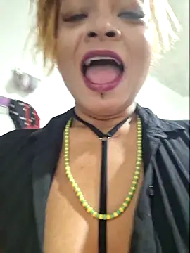 gatadeojosclaros online show from February 9, 2:26 am