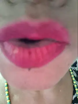 gatadeojosclaros online show from May 1, 1:54 am