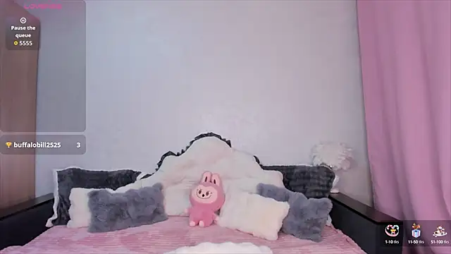 Snapshot of Long_is1and chatting on October 14, 5:03 pm Long is1and online show from October 14, 5:03 pm