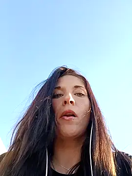 Snapshot of gorgeous11 chatting on February 19, 12:25 am gorgeous11 online show from February 19, 12:25 am