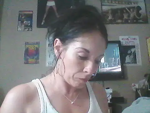 Snapshot of gorgeous11 chatting on February 23, 7:44 am gorgeous11 online show from February 23, 7:44 am