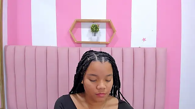 Snapshot of ISABELLA_020 chatting on February 12, 12:12 pm ISABELLA 020 online show from February 12, 12:12 pm