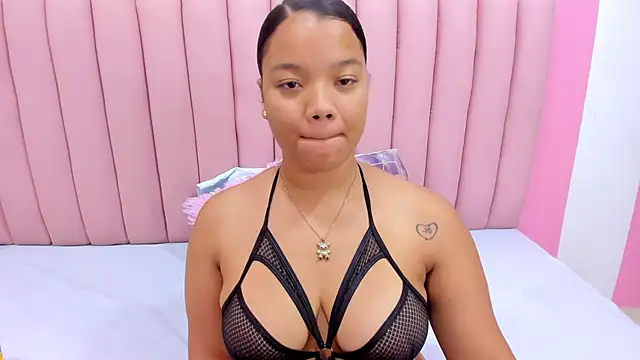 Snapshot of ISABELLA_020 chatting on February 22, 12:29 pm ISABELLA 020 online show from February 22, 12:29 pm