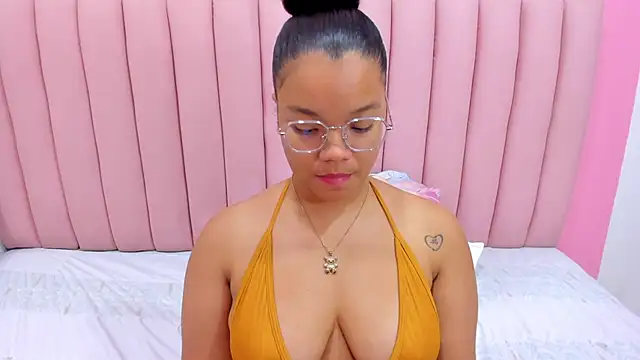 Snapshot of ISABELLA_020 chatting on March 1, 12:45 pm ISABELLA 020 online show from March 1, 12:45 pm