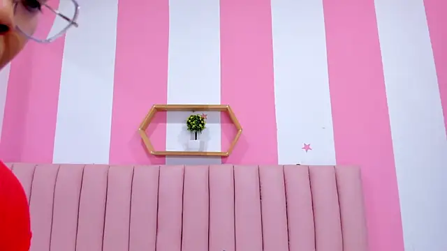 Snapshot of ISABELLA_020 chatting on March 4, 12:01 pm ISABELLA 020 online show from March 4, 12:01 pm