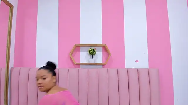 Snapshot of ISABELLA_020 chatting on March 5, 12:22 pm ISABELLA 020 online show from March 5, 12:22 pm