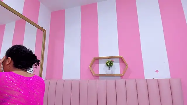 Snapshot of ISABELLA_020 chatting on March 8, 11:05 am ISABELLA 020 online show from March 8, 11:05 am