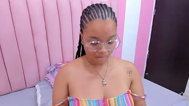 Snapshot of ISABELLA_020 chatting on March 15, 5:48 pm ISABELLA 020 online show from March 15, 5:48 pm