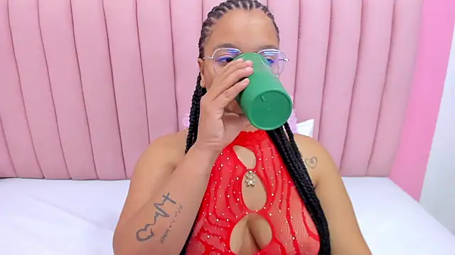 Snapshot of ISABELLA_020 chatting on March 17, 11:42 am ISABELLA 020 online show from March 17, 11:42 am