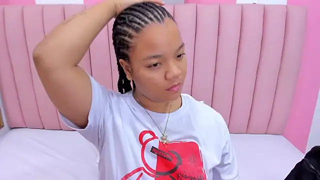 Snapshot of ISABELLA_020 chatting on March 18, 11:30 am ISABELLA 020 online show from March 18, 11:30 am