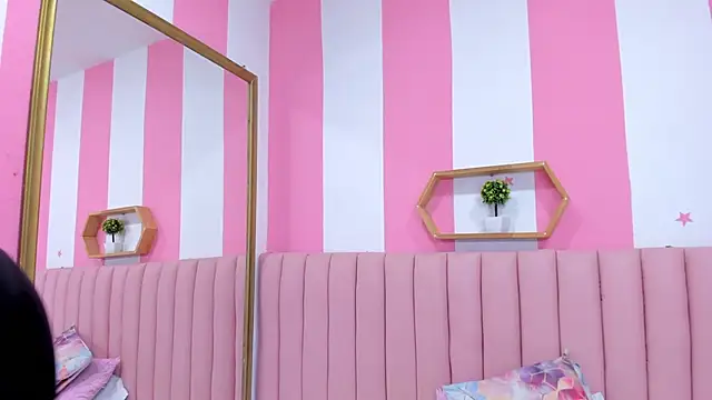 Snapshot of ISABELLA_020 chatting on March 20, 12:00 pm ISABELLA 020 online show from March 20, 12:00 pm