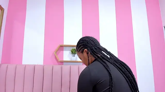 Snapshot of ISABELLA_020 chatting on March 21, 11:33 am ISABELLA 020 online show from March 21, 11:33 am