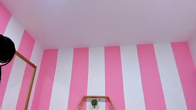 Snapshot of ISABELLA_020 chatting on October 8, 12:47 pm ISABELLA 020 online show from October 8, 12:47 pm